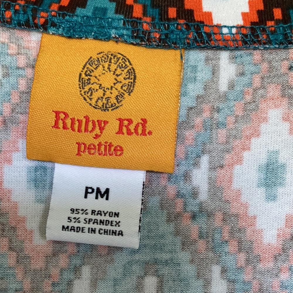 Ruby Rd top Aztec like print soft material v neck shirt w stretch boho MP - Picture 14 of 17